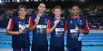 Grã-Bretanha vence dois revezamentos 4×200 e Leon Marchand estreia com prata no Europeu