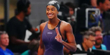 Sara Curtis volta a bater o recorde mundial no Campeonato Europeu