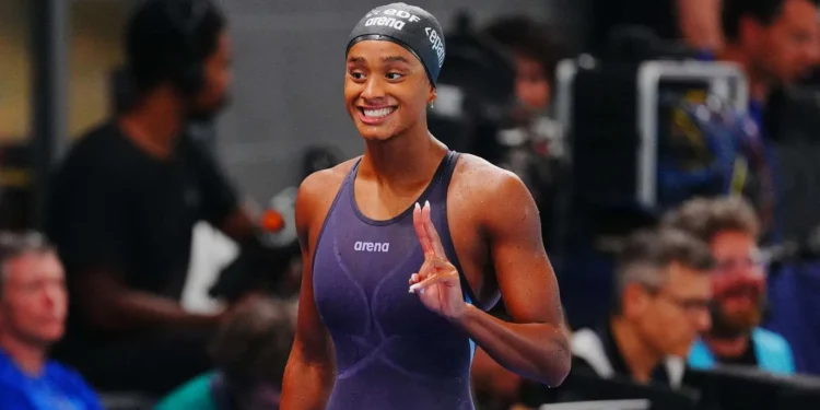 Sara Curtis volta a bater o recorde mundial no Campeonato Europeu