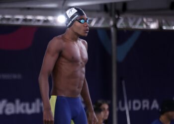 Matheus Ngome fecha seu ciclo no JEBS como melhor nadador da competição