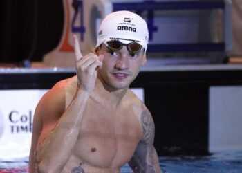 Guilherme Caribé agora é o 8º melhor nadador da história dos 50m borboleta em piscina curta