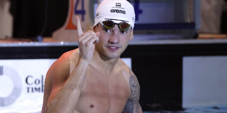 Guilherme Caribé agora é o 8º melhor nadador da história dos 50m borboleta em piscina curta