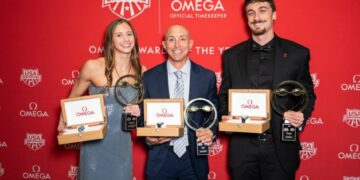 Kate Douglass e Van Mathias são os Atletas do Ano da USA Swimming