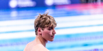 Egor Kornev bate recorde mundial dos 50m borboleta na Copa do Mundo de Tashkent