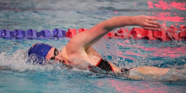 La controversia de los atletas transgénero llega a la natación: La historia de Lia Thomas