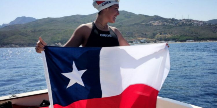 Bárbara Hernández cruzó el Estrecho de Cook