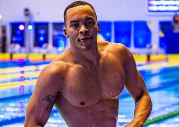 Renzo Tjon-A-Joe es el primer nadador sudamericano clasificado para París 2024