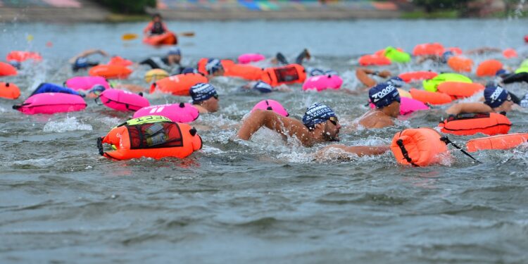 Joaquín Moreno y Mayte Puca vencen en los 10km del OCEANMAN Argentina